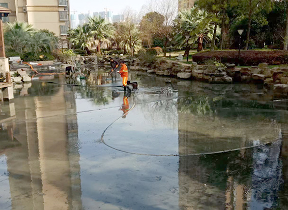 临颍景观池淤泥清理